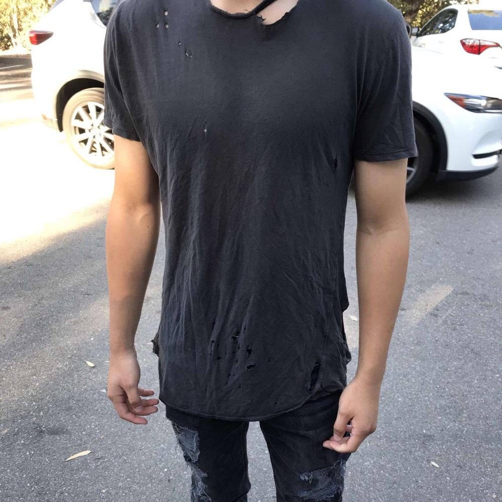 URBAN OUTFITTERS DISTRESSED T SHIRT